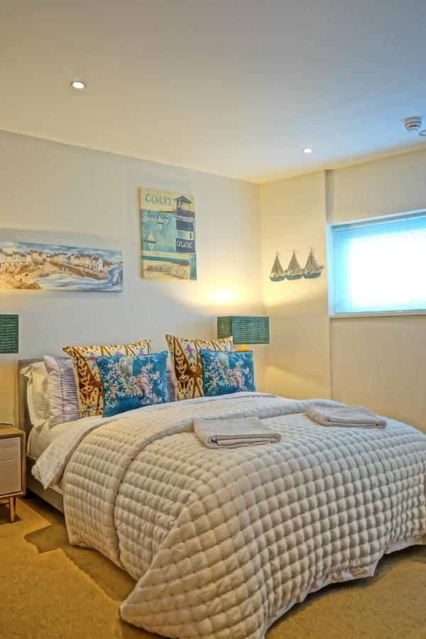 Beach On The Doorstep Meridian Tower Marina Swansea Exterior foto